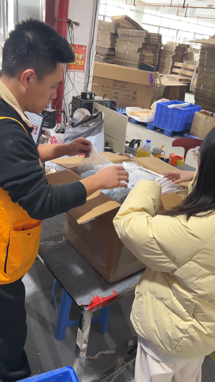 服装发加拿大空运与海运费用详解及选择指南