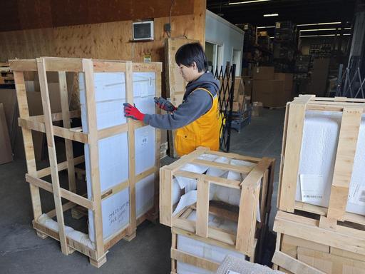 上海到英国食品国际集运：包税包送上门的规定与价格详解